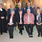Vier Frauen und vier Männer feierten 2024 das Gedächtnis an ihre Konfirmation im Jahr 1959 und damit vor 65 Jahren. Alle Jubilare kommen aus der Region um Bayreuth. Im Bild die eisernen Konfirmanden mit Pfarrerin Mareike Kraemer. Foto: Dieter Jenß