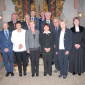 Bei der Goldenen Konfirmation in der St. Barthomäuskirche in Mistelgau hielt Pfarrerin Mareike Kraemer (rechts) den Festgottesdienst, der vom Posaunenchor und Kirchenchor sowie von Harald Gerstacker an der Orgel musikalisch umrahmt wurde. Die elf Jubelkonfirmanden kamen größtenteils aus der Region. Foto: Dieter Jenß